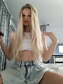 Snapshot of -RIVIERA- chatting on October 2025 06:34:02 AM -RIVIERA- online show from October 2025 06:34:02 AM