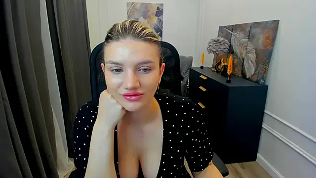 SelenaeMoore online show from May 2026 03:48:02 AM