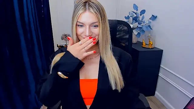 SelenaeMoore online show from November 2025 06:41:01 PM