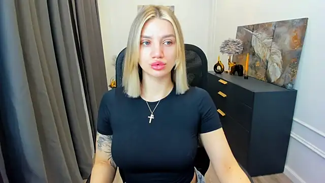 SelenaeMoore online show from April 2026 03:40:02 AM