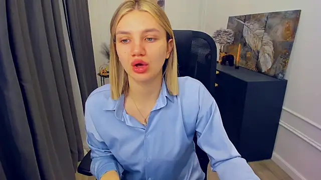 SelenaeMoore online show from April 2026 03:42:02 AM