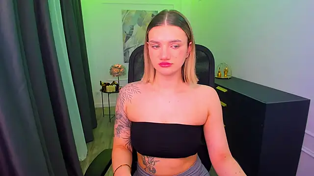 SelenaeMoore online show from March 2026 07:42:01 PM