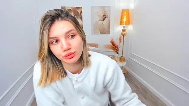 SelenaeMoore online show from April 2026 03:47:01 AM