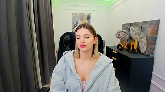 SelenaeMoore online show from April 2026 03:46:02 AM