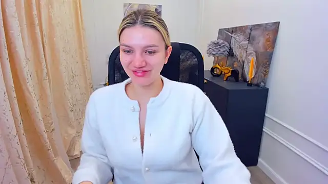SelenaeMoore online show from May 2026 03:45:02 AM