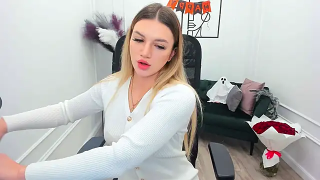 SelenaeMoore online show from October 2025 07:36:01 PM