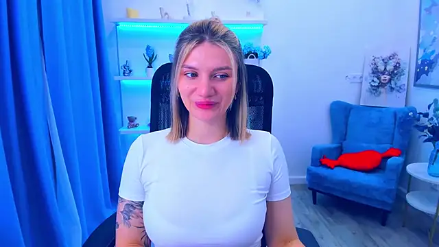 SelenaeMoore online show from May 2026 06:41:02 PM