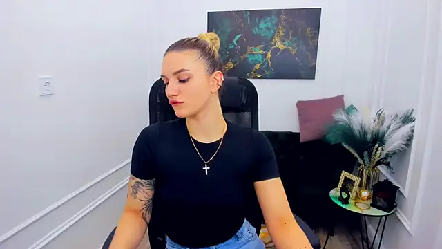 SelenaeMoore online show from February 2026 07:37:01 PM