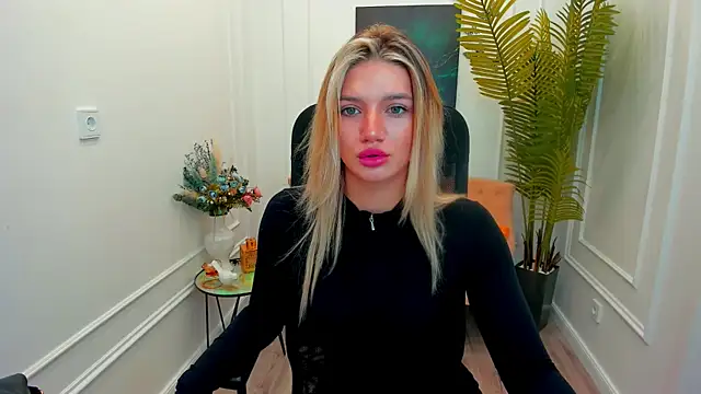 SelenaeMoore online show from November 2025 04:11:01 AM