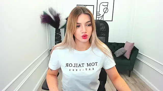 SelenaeMoore online show from September 2025 07:32:01 PM