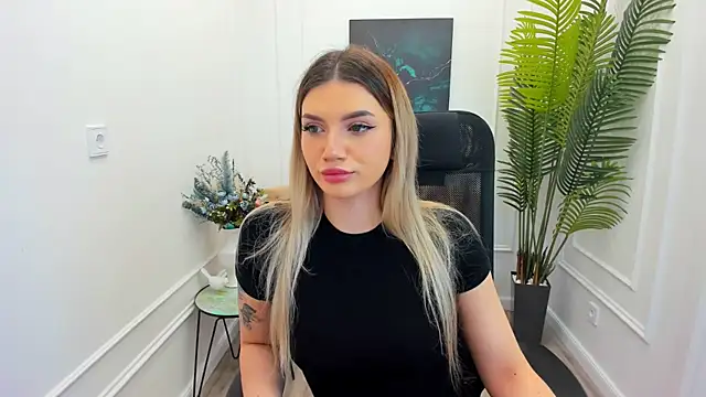 SelenaeMoore online show from October 2025 07:48:02 PM
