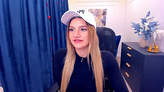 SelenaeMoore online show from November 2025 07:40:01 PM