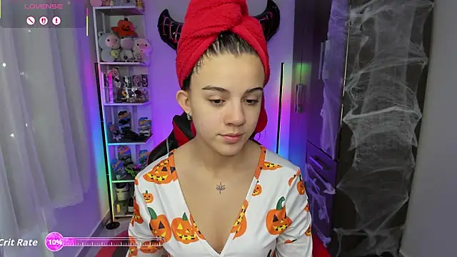 Layla castilloo online show from October 2025 02:32:01 PM