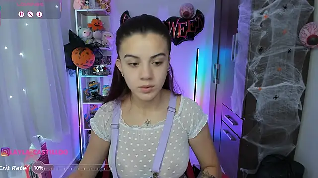 Layla castilloo online show from November 2025 02:20:01 PM