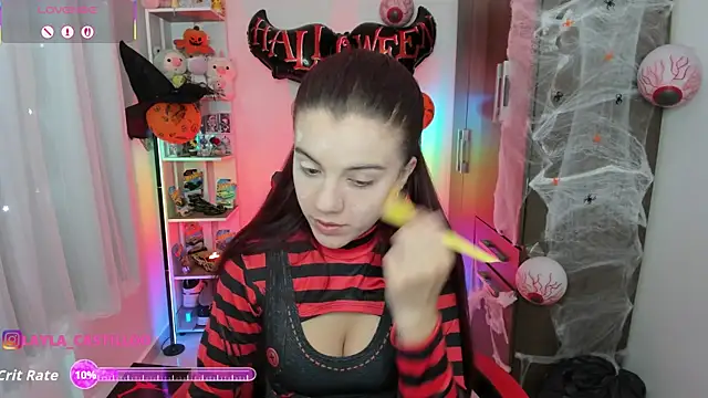 Layla castilloo online show from October 2025 02:38:02 PM