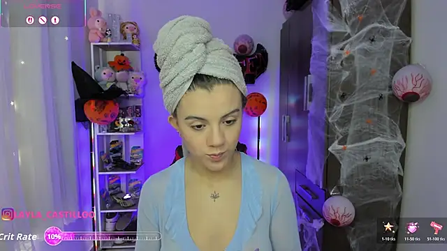 Layla castilloo online show from October 2025 03:00:02 PM