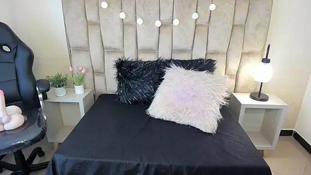 Esteff  o2 online show from March 2025 07:38:01 PM