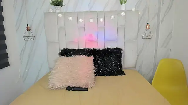 Esteff  o2 online show from February 2025 07:38:01 PM