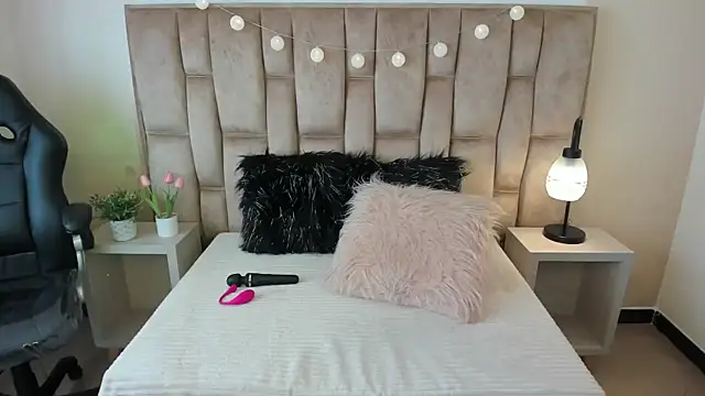 Esteff  o2 online show from March 2025 07:36:02 PM