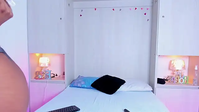 KendallRosse1 online show from December 2025 12:53:01 PM