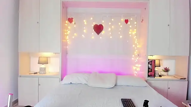 KendallRosse1 online show from March 2026 12:24:02 PM