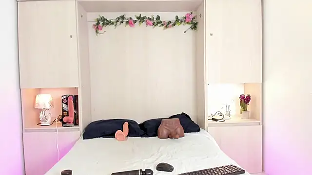 KendallRosse1 online show from December 2025 12:28:02 PM