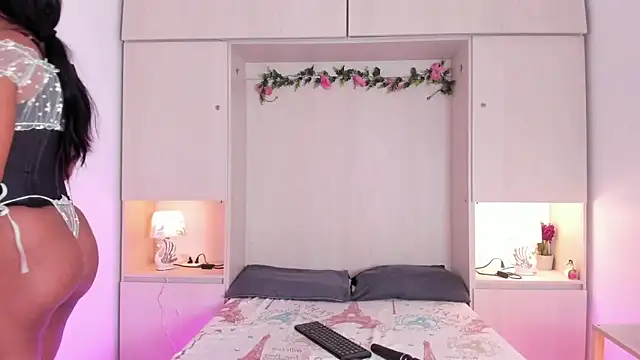 KendallRosse1 online show from September 2025 01:50:01 PM