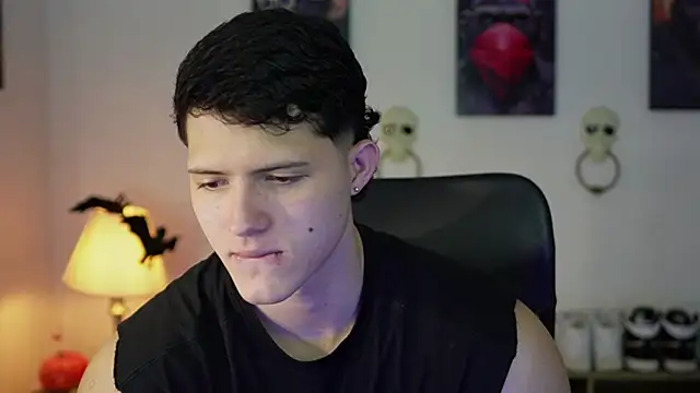 Snapshot of Hazzan_Velez chatting on November 2025 10:24:01 PM Hazzan Velez online show from November 2025 10:24:01 PM