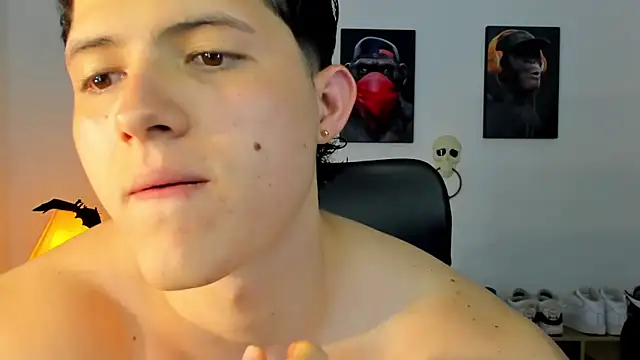 Snapshot of Hazzan_Velez chatting on October 2025 11:47:01 PM Hazzan Velez online show from October 2025 11:47:01 PM