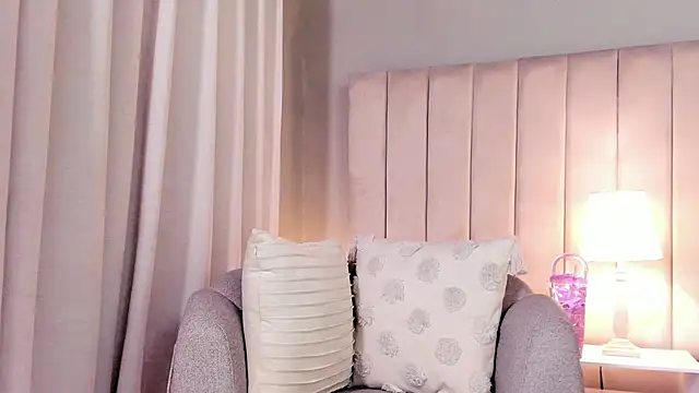 Snapshot of Paulina_Monroy chatting on November 2025 12:26:02 AM Paulina Monroy online show from November 2025 12:26:02 AM