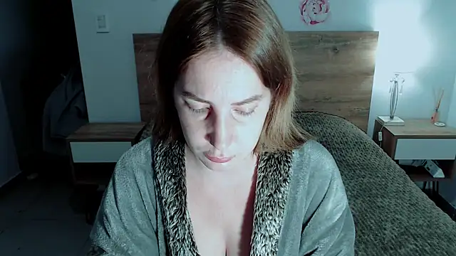campanitaaanahi online show from May 2026 11:17:01 PM
