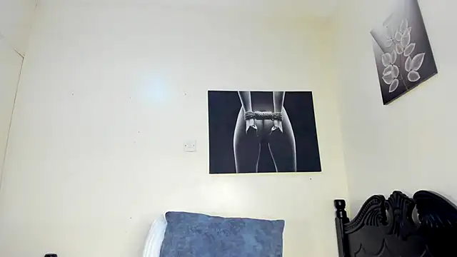 Snapshot of Riya_xXx chatting on November 2025 04:05:01 AM Riya xXx online show from November 2025 04:05:01 AM