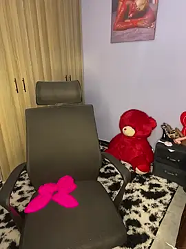 Cherriikenzie online show from June 2026 06:03:02 PM