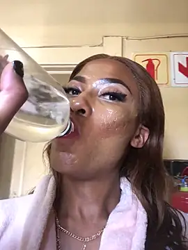 Snapshot of Kylie_Hairy_Bbc chatting on September 2025 12:38:02 PM Kylie Hairy Bbc online show from September 2025 12:38:02 PM