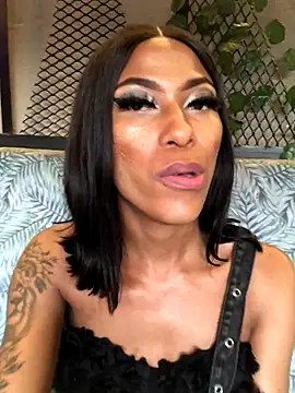 Snapshot of Kylie_Hairy_Bbc chatting on October 2025 04:06:02 PM Kylie Hairy Bbc online show from October 2025 04:06:02 PM