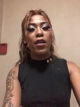 Snapshot of Kylie_Hairy_Bbc chatting on October 2025 01:40:01 AM Kylie Hairy Bbc online show from October 2025 01:40:01 AM