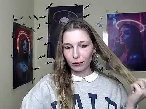 Snapshot of StrangerGi chatting on March 2025 03:44:01 PM StrangerGi online show from March 2025 03:44:01 PM