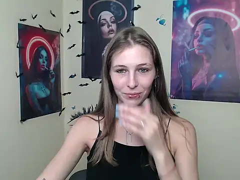 Snapshot of StrangerGi chatting on September 2025 12:05:02 PM StrangerGi online show from September 2025 12:05:02 PM