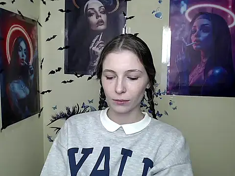 Snapshot of StrangerGi chatting on March 2025 01:01:01 PM StrangerGi online show from March 2025 01:01:01 PM