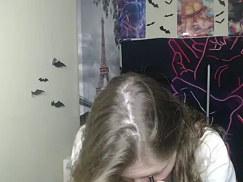 Snapshot of StrangerGi chatting on November 2025 06:56:02 AM StrangerGi online show from November 2025 06:56:02 AM