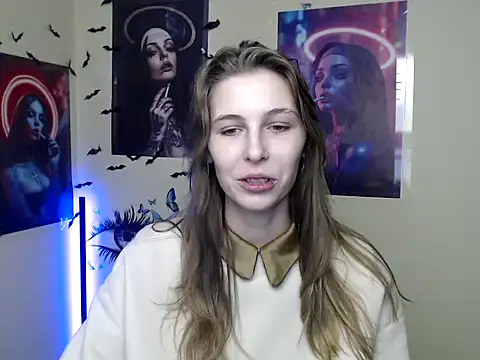 Snapshot of StrangerGi chatting on October 2025 11:31:02 AM StrangerGi online show from October 2025 11:31:02 AM