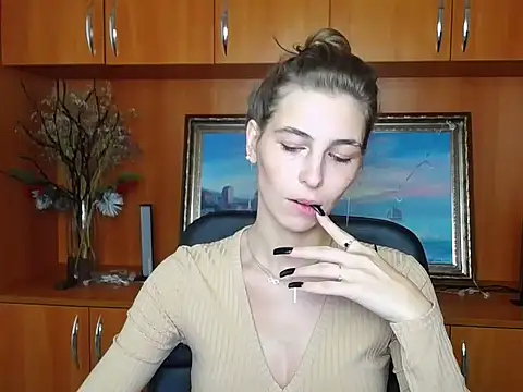 Snapshot of StrangerGi chatting on September 2025 11:06:01 AM StrangerGi online show from September 2025 11:06:01 AM