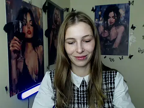 Snapshot of StrangerGi chatting on October 2025 07:53:02 AM StrangerGi online show from October 2025 07:53:02 AM