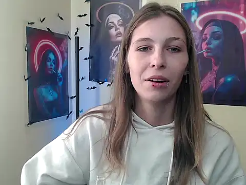 Snapshot of StrangerGi chatting on September 2025 06:25:01 AM StrangerGi online show from September 2025 06:25:01 AM