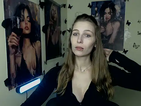 Snapshot of StrangerGi chatting on November 2025 12:42:01 PM StrangerGi online show from November 2025 12:42:01 PM