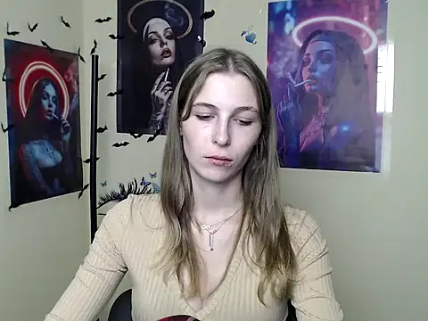 Snapshot of StrangerGi chatting on October 2025 05:19:02 AM StrangerGi online show from October 2025 05:19:02 AM