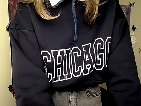 Snapshot of StrangerGi chatting on September 2025 06:09:01 AM StrangerGi online show from September 2025 06:09:01 AM