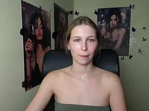 StrangerGi online show from July 2026 11:40:01 AM