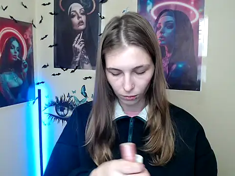 Snapshot of StrangerGi chatting on October 2025 07:18:01 AM StrangerGi online show from October 2025 07:18:01 AM