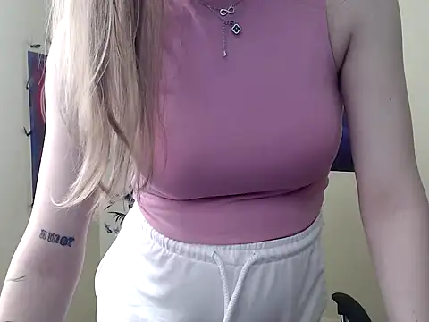 StrangerGi online show from April 2026 05:58:01 AM